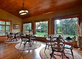 eating on a pond - Rio Piedra plantation